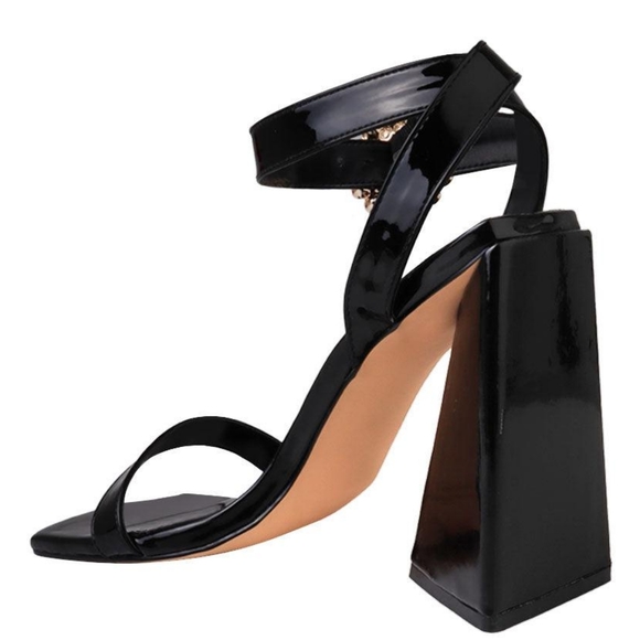 👣 Sweet LEMON DROP by PRIVILEGED Damian Heels in Black footwear - Picture 8 of 15